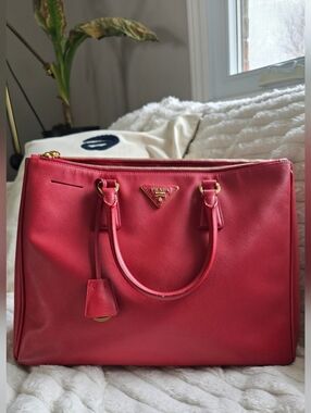 Authentic Prada Galleria Saffiano Large Bag